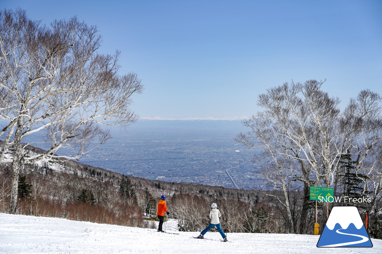 サッポロテイネ　真っ白な雪、澄んだ青空。ゴールデンウィーク２日目は、旭岳～羊蹄山まで見渡せる絶好の春スキー＆スノーボード日和に☆